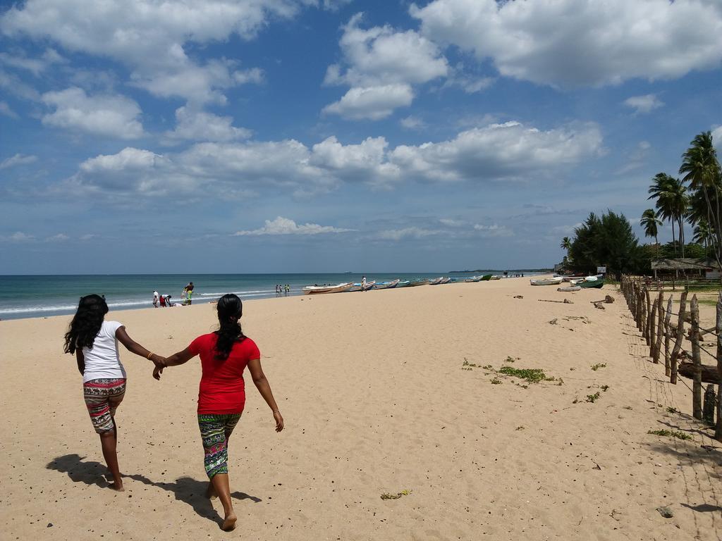 Marine Tourist Guest House At Negombo Beach Exterior foto