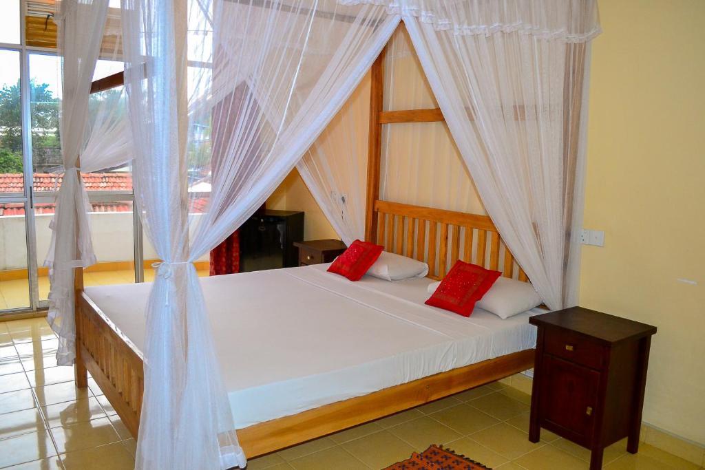 Marine Tourist Guest House At Negombo Beach Zimmer foto